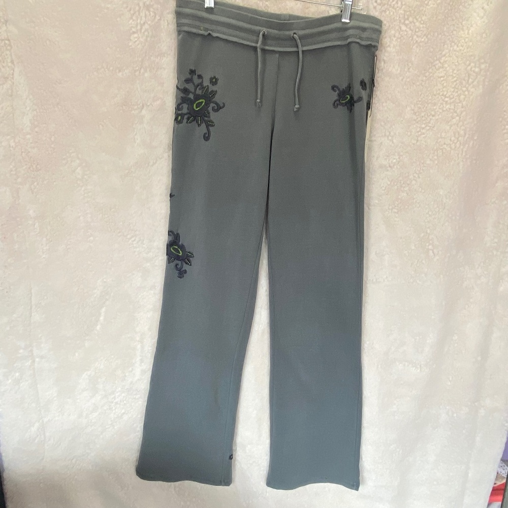 Vertigo Paris Sweatsuit, jacket and pants set, size M (NWT)